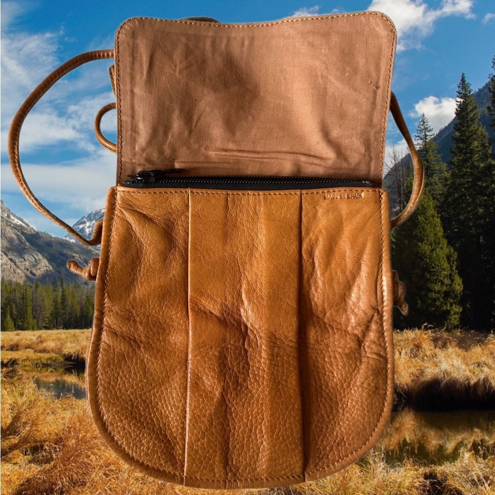 Paeo Lobo Brown Crossbody - Picture 3 of 7